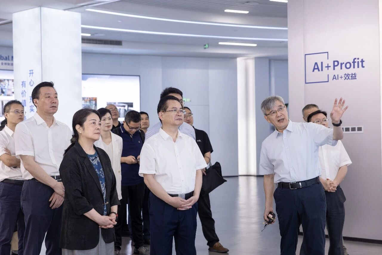 Liu Jiaqiang, Member of the Standing Committee of the CPPCC National Committee and Vice Chairperson of the Central Committee of the Revolutionary Committee of the Chinese Kuomintang (RCCK), led a dele