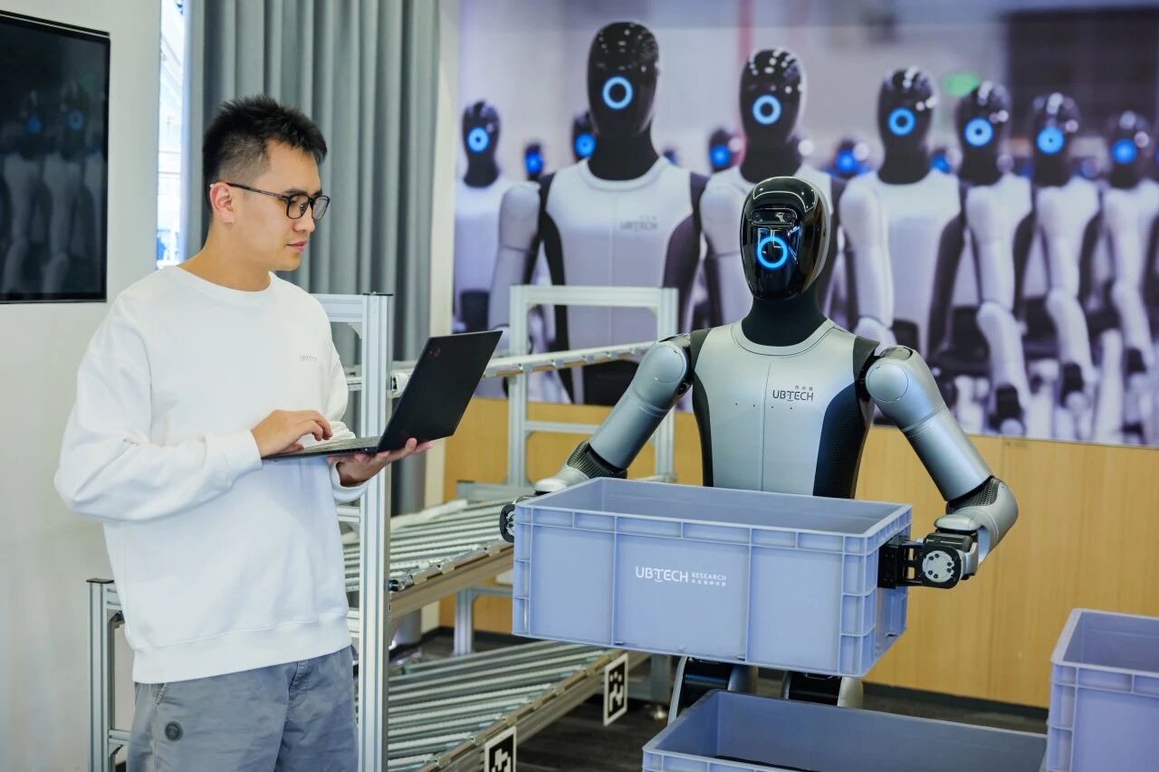 Featured again in the People's Daily! UBTECH's R&D team has transformed humanoid robots from 